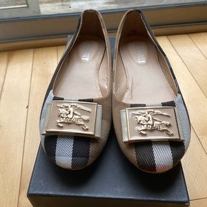 Burberry flats